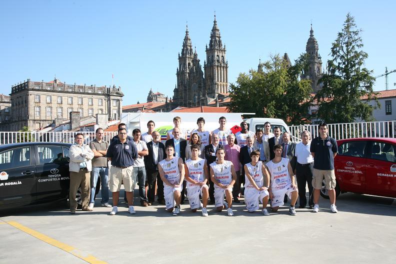 COMPOSTELA MOVIL - TOYOTA, con el ROSALIA DE LEB PLATA - Foto